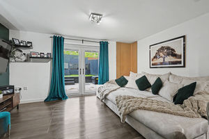 Photo 9- click for photo gallery